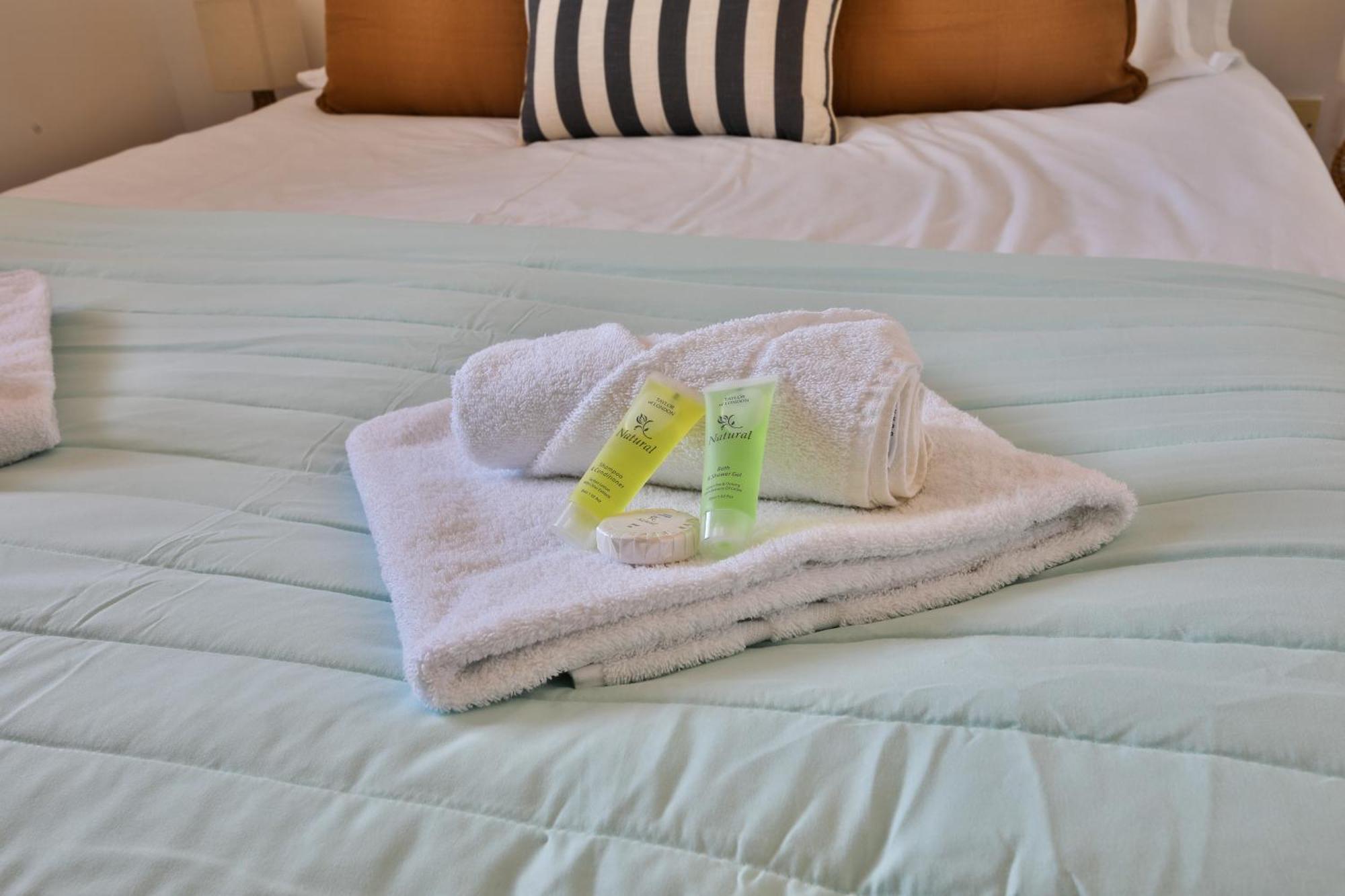 Stayright 2 Bed Beach House With Private Parking- Next To Barry Beach And Jackson Bay Екстериор снимка
