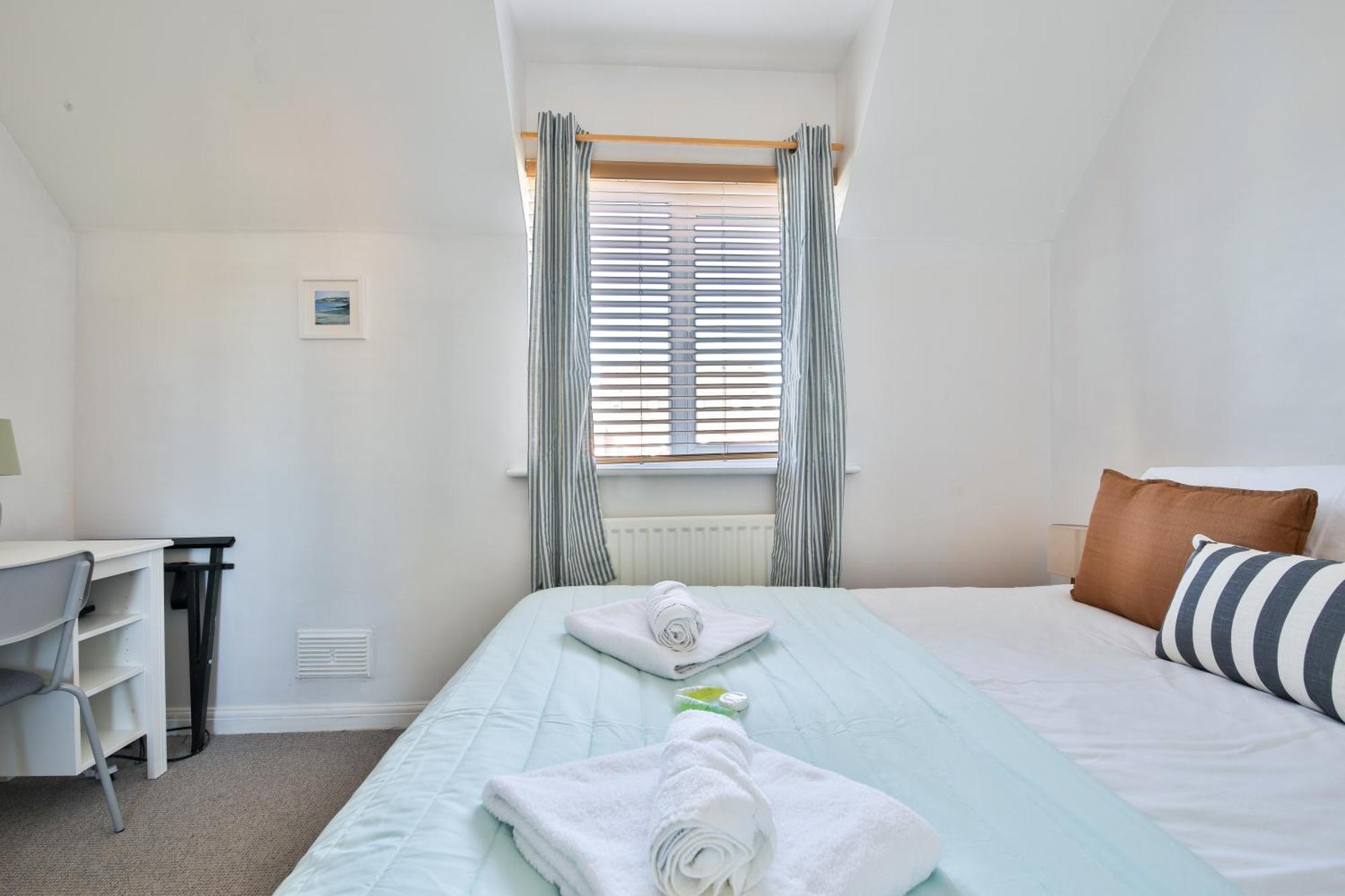 Stayright 2 Bed Beach House With Private Parking- Next To Barry Beach And Jackson Bay Екстериор снимка