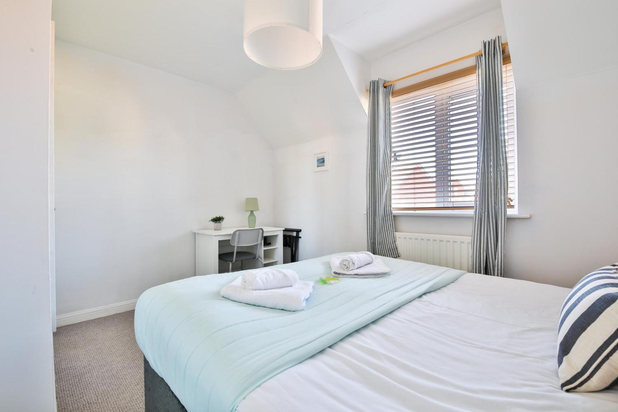 Stayright 2 Bed Beach House With Private Parking- Next To Barry Beach And Jackson Bay Екстериор снимка