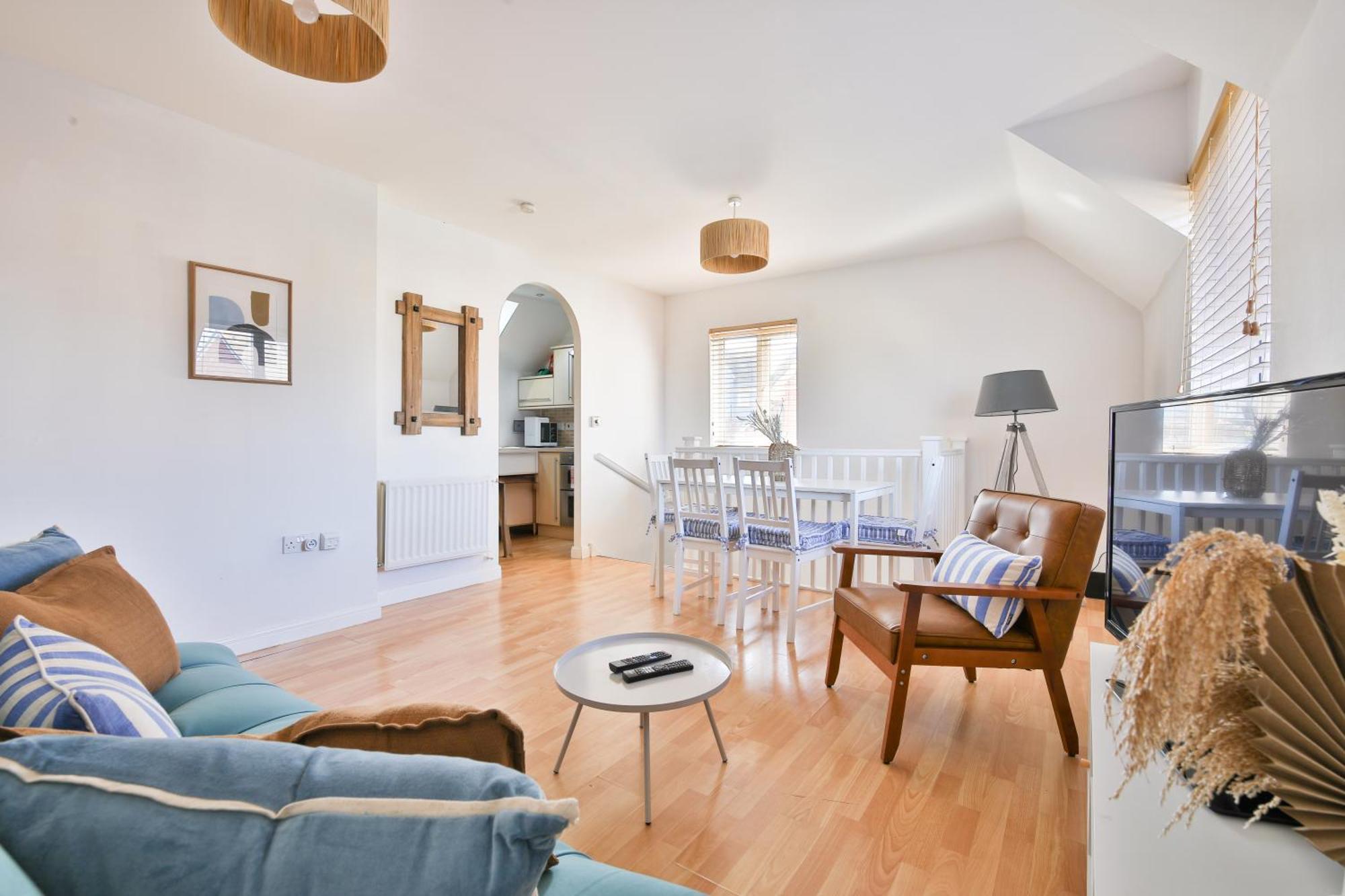 Stayright 2 Bed Beach House With Private Parking- Next To Barry Beach And Jackson Bay Екстериор снимка
